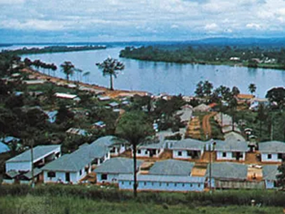Koula Moutou, Gabon